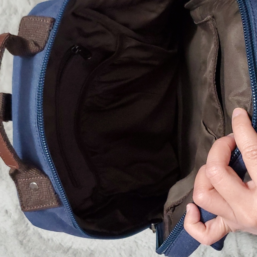 Blue padded backpack - Picture 8 of 9